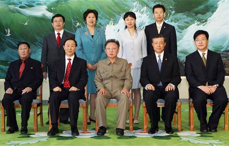 Severokorejsk pedk Kim ong-il s nskm emisarem Wang ia-uejem.