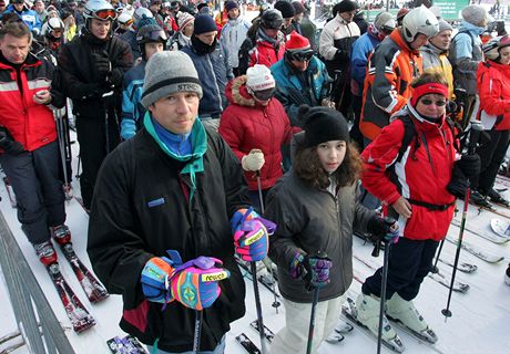 Dá se v Česku vůbec dobře lyžovat? Ano, ale raději se vyhněte víkendu -  iDNES.cz