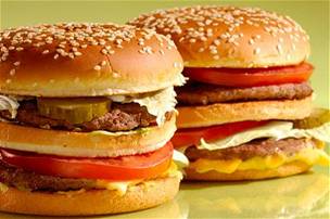 Ceny hamburger v Evrop i USA porostou. McDonald´s zdrauje kvli potravinám.