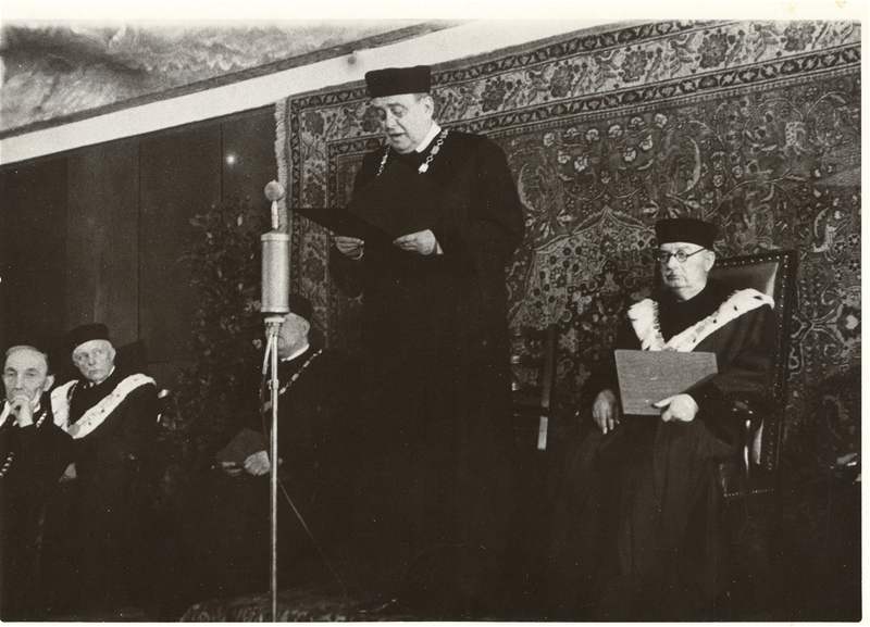 Promoce estného doktora Jana Masaryka  Aula PrF 20. 1. 1948 