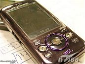 Sony Ericsson W395