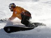 Carving vám dá vychutnat to nejradikálnější, co snowboarding nabízí