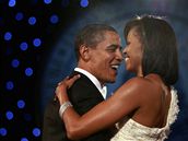 Prezident Barack Obama a prvn dma Michelle tan na Sousedskm inauguranm ble ve Washingtonu. 