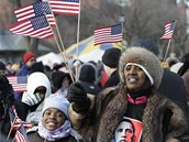 Lidé ekají ve washingtonském National Mallu na inauguraci Baracka Obamy