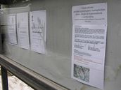 Petice zastupitel� proti hobby marketu visela na h�bitov�