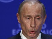 Ruský premiér Vladimir Putin pi projevu v Davosu
