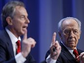 Britský expremiér Tony Blair a izraelský prezident imon Peres