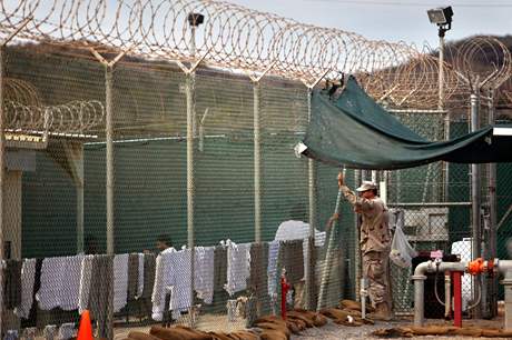 Americký prezident Barack Obama ti dny po nástupu do Bílého domu naídil do roka uzavít kontroverzní vznici na Guantánamu.
