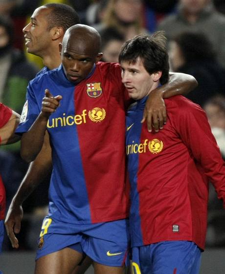 Barcelona: Eto'o a Messi se radují z branky do sít Gijonu