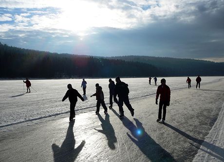 Ski arel Lipno, bruslai na jezee