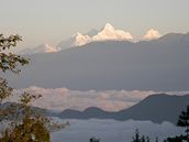 Výhled ze koly, horská oblast Langtang, Nepál