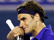 výcarský tenista Roger Federer v prbhu rozhodujícího pátého setu ve finále Australian Open