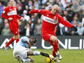 Manchester City - Middlesbrough: Wright-Phillips (vlevo) a Digard
