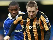 Chelsea - Hull City: Kalou (vlevo) a Dawson