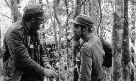 Fidel Castro a Ernesto Che Guevara v roce 1957