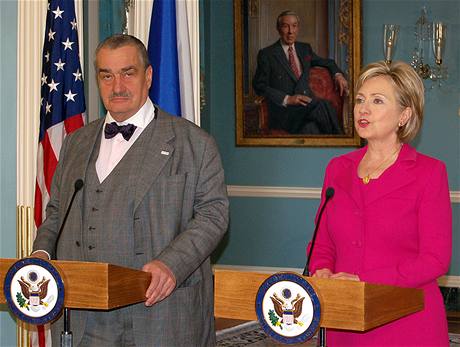 Karel Schwarzenberg a Hillary Clintonová po jednání ve Washingtonu