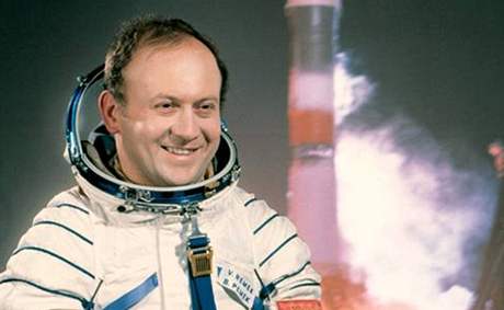 Ing. Vladimír Remek v roce 1978 vzlétl jako první eskoslovenský kosmonaut do vesmíru