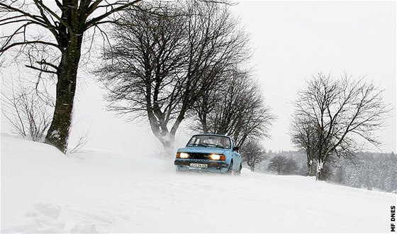 Sníh - závje - jazyky - doprava - auto