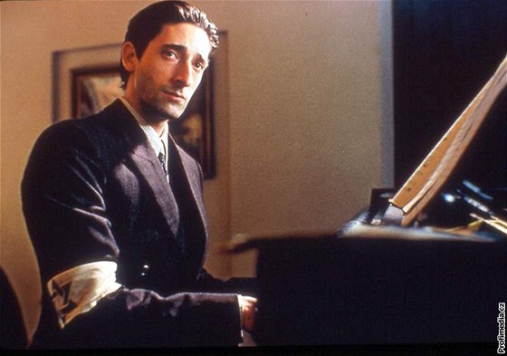 Klavíristu Wladyslawa Szpilmana ve filmu Pianista ztvárnil herec Adrien Brody.