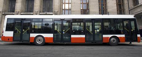 Nov autobusy NB 12 pro Prahu.