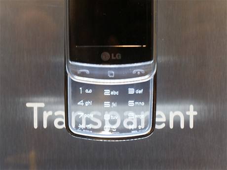 LG pedstavilo první mobil s prhlednou klávesnicí