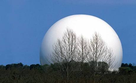 Americká ambasáda v Praze v úterý potvrdila, �e jednání o radaru budou pokra�ovat.