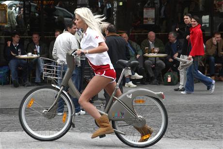 Vélib se v Paíi stal oblíbeným dopravním prostedkem.