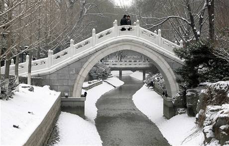 Čínské hlavní město zasypal uměle vyvolaný sníh
