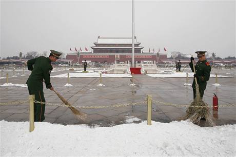 Vojensk policie vyklz zasnen nmst v Pekingu