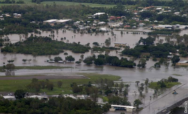 Záplavy ve mst Ingham na severu Austrálie. (11. únor 2009)
