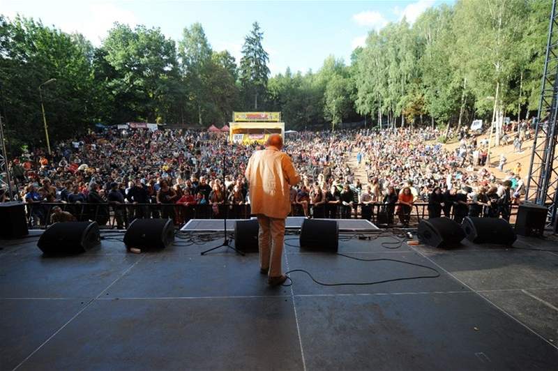 Rudolf Pellar ped publikem Open Air Music Festivalu Trutnov 2008