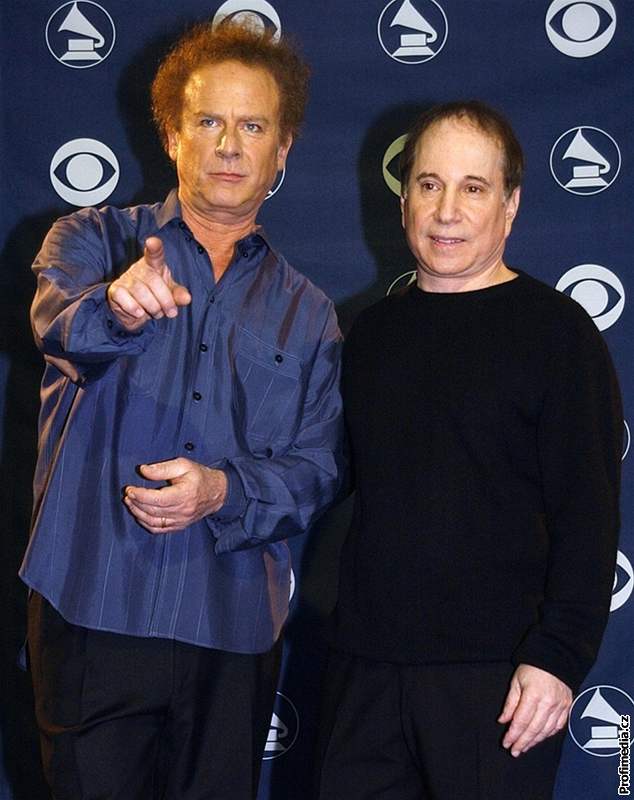Simon & Garfunkel pi pedávání Grammy za celoivotní dílo v roce 2003