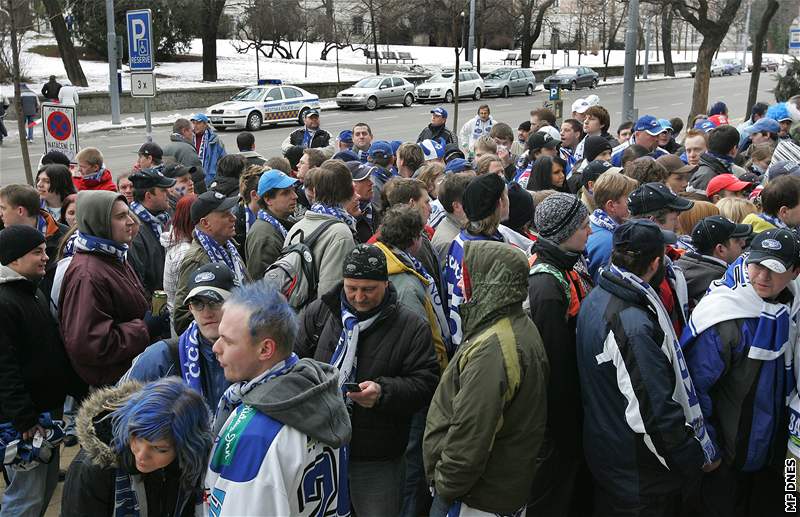 Odjezd fanouk Komety do Olomouce