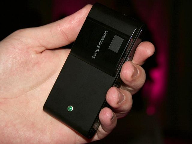 Horká novinka Sony Ericssonu - hudební model W995