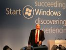 Steve Balmer na tiskové konferenci Microsoftu v Barcelon