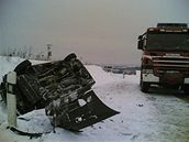 Nehoda u Letkova na Plze�sku, p�i které byli t�i lidé zran�ni. (16.2.2009)
