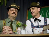 Milan Šteindler (vlevo) a David Vávra (vpravo) v novém dílu Alles Gute