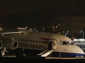 Let BA8456 z Amsterodamu, letadlu se zejm porouchal podvozek