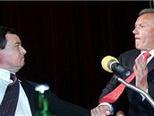 Potyčka Davida Ratha s Miroslavem Mackem na sjezdu zubařů v květnu 2006