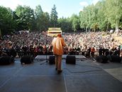Rudolf Pellar ped publikem Open Air Music Festivalu Trutnov 2008