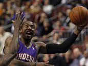 Philadelphia - Phoenix: Amare Stoudemire p�i st�elb� 