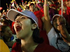 Stoupenci Huga Chveze slav v Caracasu vtzstv v referendu (15. nora 2009)