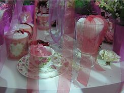 K Valentýnu neodmyslitelně patří sladké růžičky a boubelatá srdíčka (Christmasworld 2009, Frankfurt nad Mohanem).