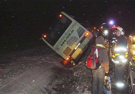Nehoda autobusu u Chodové Plané (23.2.2009)