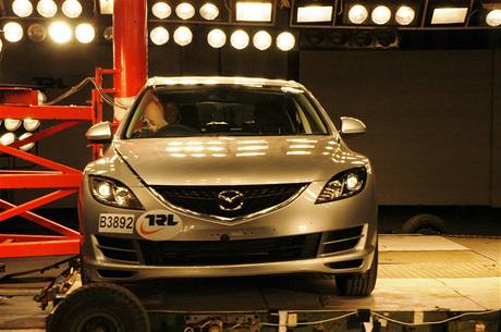 Crashtest Mazda 6