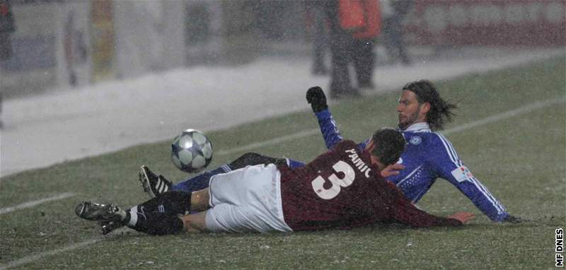 Olomouc - Sparta: Melinho (v modrém) a Pami