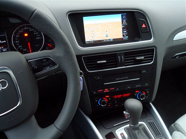 Audi Q5 - interiér