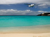 Karibik, Maho Beach na ostrov St Marteen