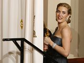 Kate Winsletová se sokou Oscara