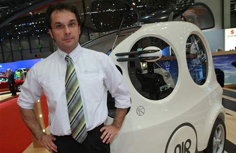 Cyril Negre, éf spolenosti MDI, která vyrábí auta na vzduch.